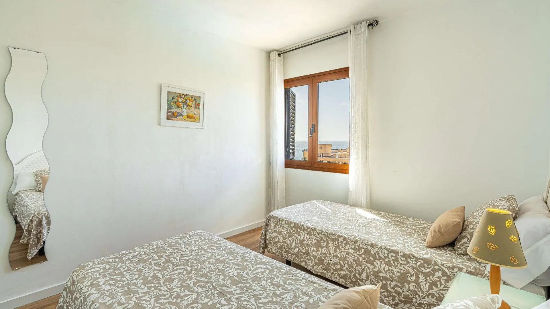 As De Casas - Achacay Apartment With Sea Views And Pool Arona  Spain