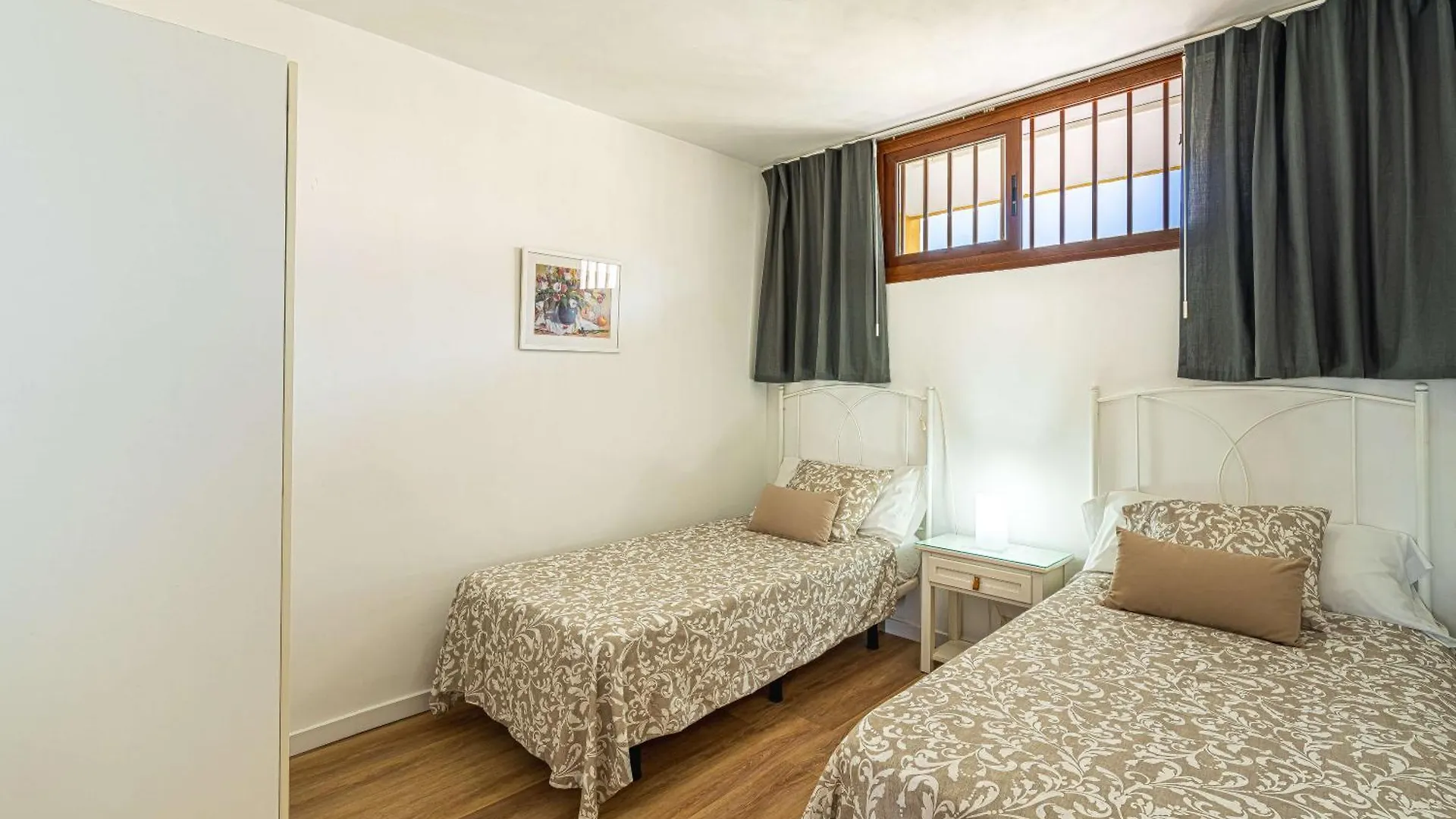 As De Casas - Achacay Apartment With Sea Views And Pool Arona  Spain